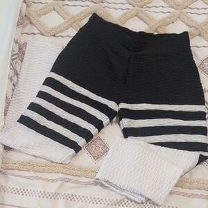Source Unknown Black and White Textured High-Waist Leggings with Striped Cuffs